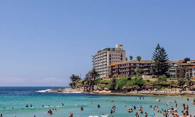 Caringbah Maison | Welcome to Nor Easter - 5 minutes to Cronulla Beaches & Restaurants