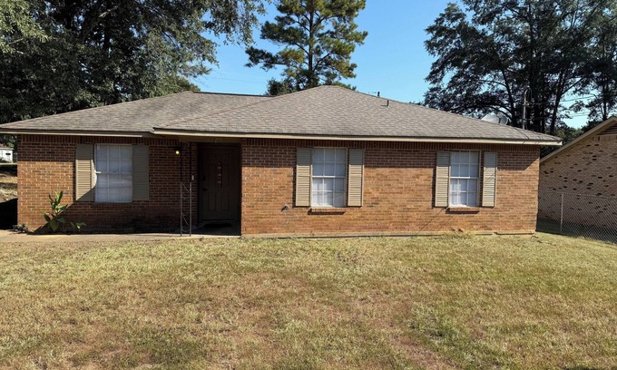 Montgomery Maison | Welcome to our 3-bedroom, 2-bath getaway just minutes from Montgomery Airport!