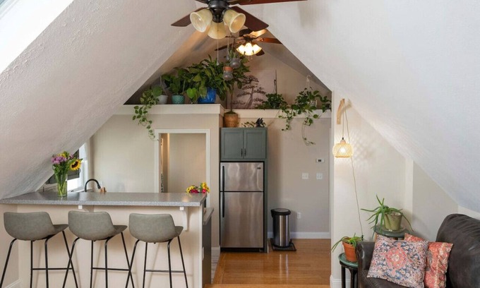 Southern Coast Appartement | Welcome to our BoHo Treehouse!
