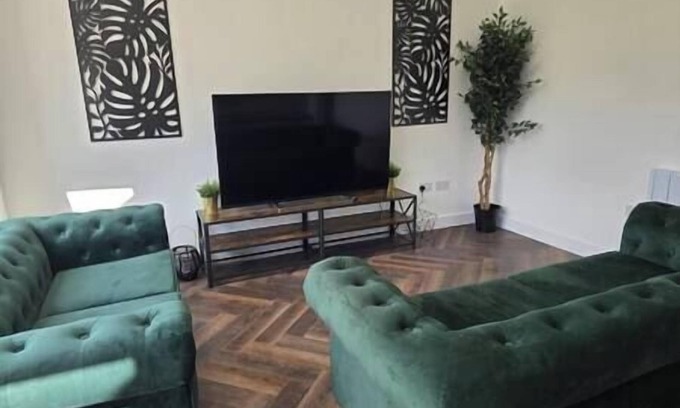 Stafford Maison | Welcome to our centrally-located 4-bedroom detached new build home in Stafford