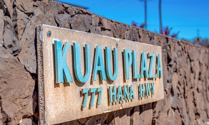 Kuau Copropriété | Welcome to Paradise! Paia is Maui's hidden gem. Windsports, shopping, & dinning