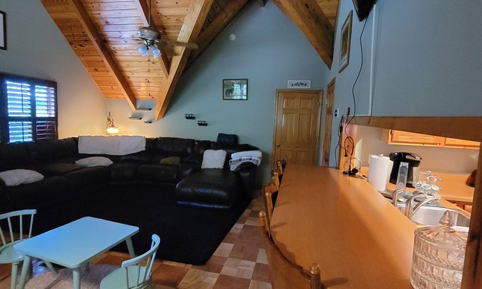 Troutville Appartement | Welcome to Planterosa. Near the Appalachian trail.