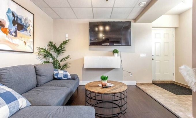 Southwest Edmonton Appartement | Welcome to quiet, clean and cozy private suite