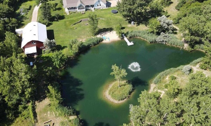 Gibbon Maison | Welcome to River Run 2-bedroom Barn Cottage