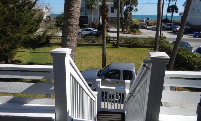Folly Beach Maison | Bienvenue à Swell Cottage! Superbe deuxième rangée de Folly Beach avec de superbes vues sur l'océan
