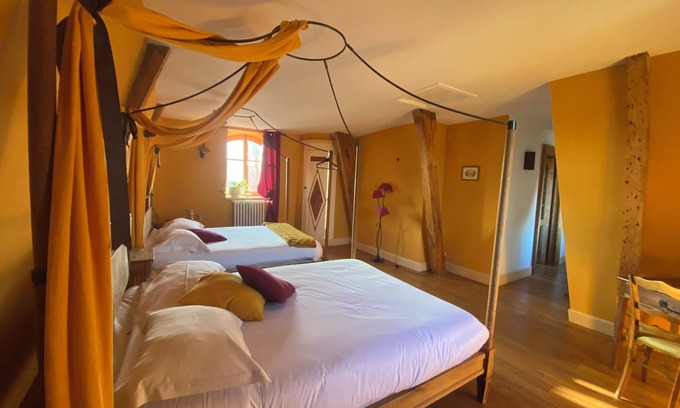 Machemont Autre | Welcome to the castle! Authenticity, charm and absolute calm.