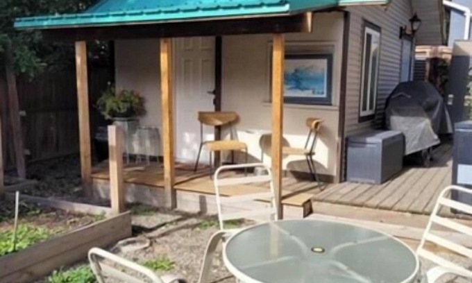 East Hill Cabine | Welcome to the charming Gnome Home, your cozy retreat in the heart of Vernon!