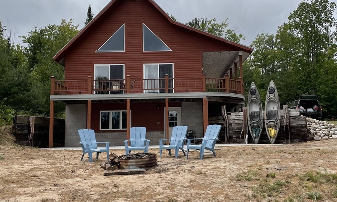 Shingleton Maison | Welcome to The Nauti Pine Lodge