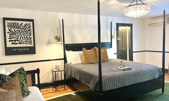 Nellysford Hôtel | Welcome to the newly appointed Everett Estate: Where Modern Luxury Meets Historic Charm