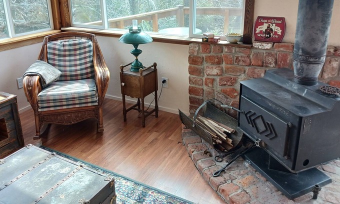Dutch Flat Cabine | Welcome to the South House- a peaceful getaway in the beautiful foothills.