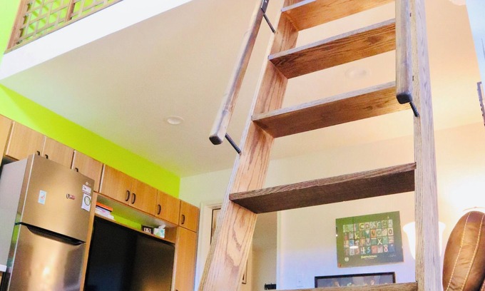 Four Corners Appartement | Welcome to the Treehouse, With Beautiful Views of the Bridger Mountain Range.