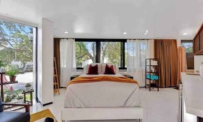 Colee Hammock Appartement | This apartment is a 1 bedroom(s), 1 bathrooms, located in Fort Lauderdale, FL.