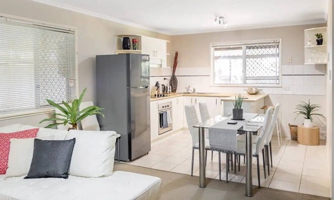 Bracken Ridge Maison | Welcome to this beautiful 3BR property in the heart of Bracken Ridge, QLD!
