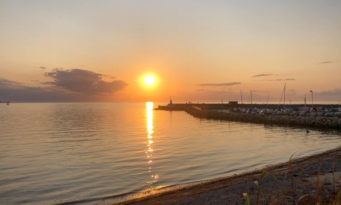 Lerberget Maison | Welcome to this spacious vacation home a short distance from the sea and sandy beach.
