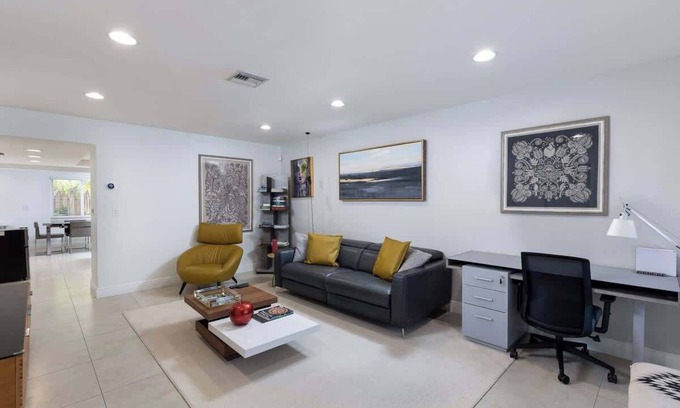 East Fort Lauderdale Maison | Welcome to Your Fort Lauderdale Retreat 2bed 2bath