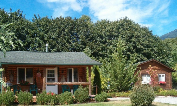 Concrete Cabine | Welcome to your year-round mountain getaway and historic ranch in the foothills of the North Cascades!