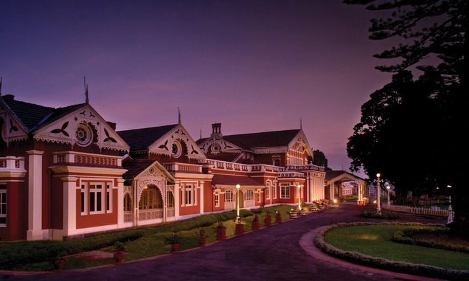 West Mere Hôtel | WelcomHeritage Fernhills Royal Palace