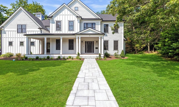 Andover Maison | Welcoming 2025 built: 4-bedroom 3.5-bath modern farm house @ charming Andover