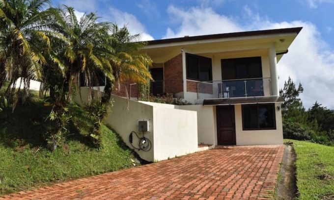Tierras Morenas Maison | Welcoming 3-bedroom house with WiFi in Tilaran