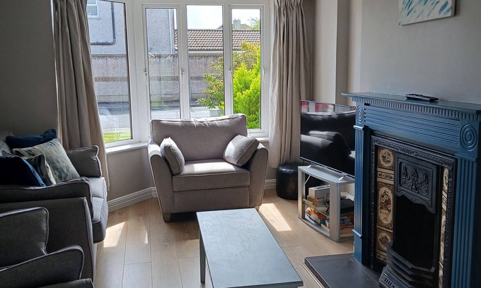 Knocknacarra Maison | Welcoming 4-bedroom house with WiFi in charming Galway