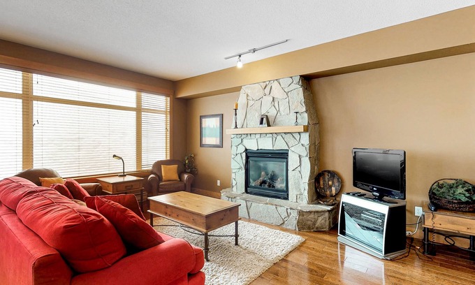Big White Ski Resort Copropriété | Condo familial w / bain à remous privé - accès facile aux pistes!