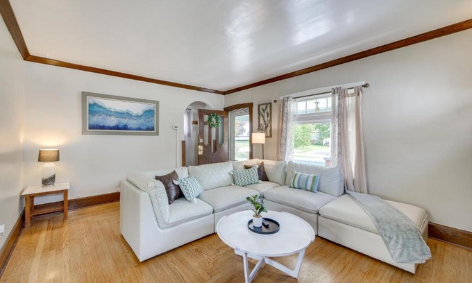 Boardman Maison | Welcoming Home in Youngstown with Private Backyard!