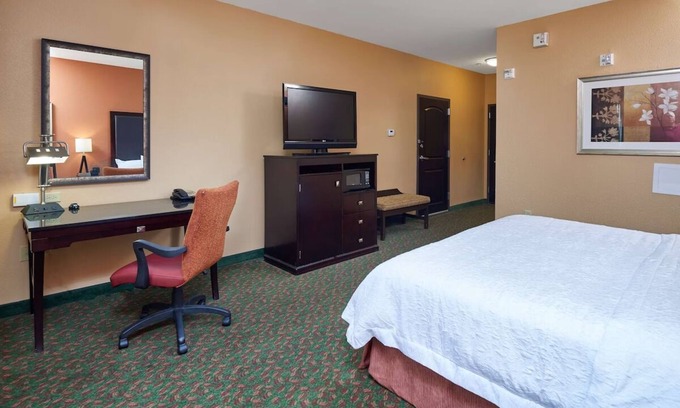Waco Hôtel | Welcoming Room with Free Hot Breakfast & Parking - Near Baylor