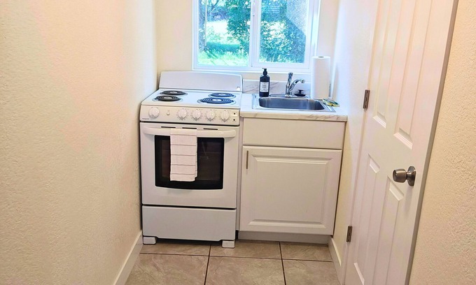 West Colorado Springs Appartement | Welcoming studio with AC in marvelous Colorado Springs