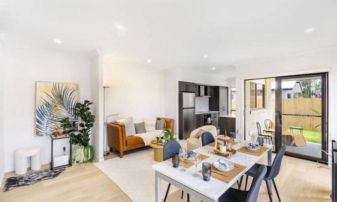 Browns Plains Maison | Well-decorated 5BR Family home