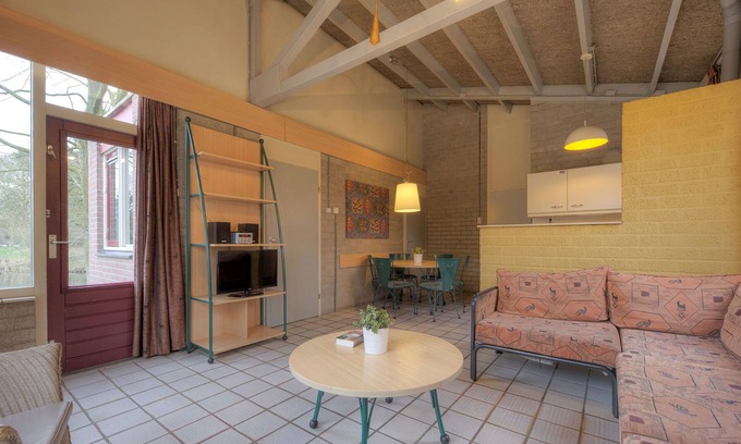 Municipality of Weert Maison | Well furnished bungalow with microwave near a nature reserve
