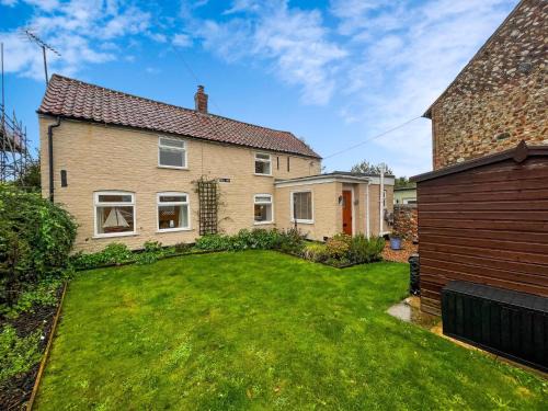 Ringstead Maison | Well Furnished Holiday Cottage In The Heart Of Docking, Norfolk Ref 99009Ht