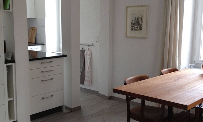 Davos Appartement | et maintenu mais confortable - central mais calme - maison Davos avec balcon
