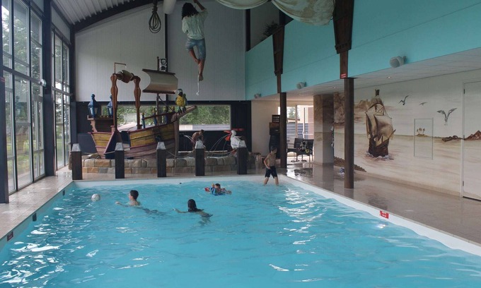 Dordtse Biesbosch Chalet De Ski | Well-kept chalet not far from the Biesbosch