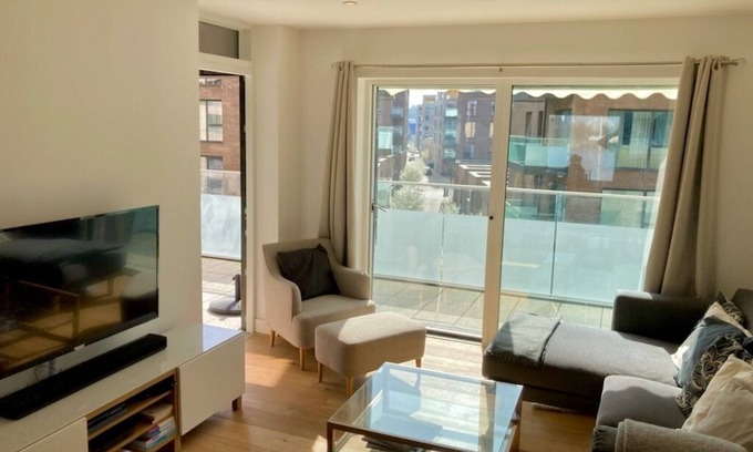 Peninsula Appartement | Well located, quiet specious 2 bedroom 2 bathroom with large sun terrace
