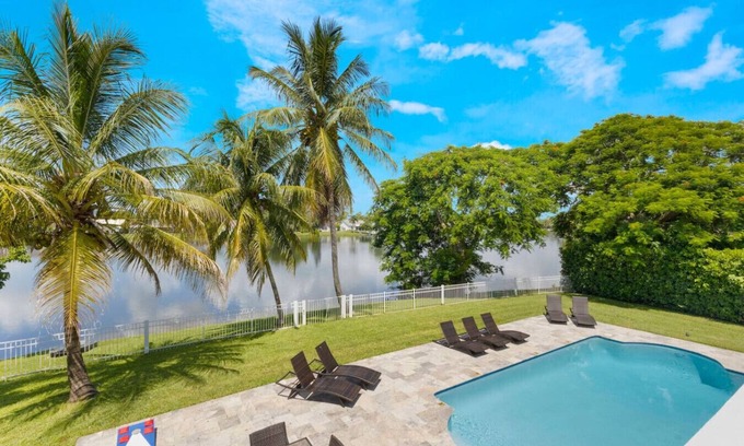 Wellington Appartement | Wellington Lakehouse Heated Pool & Views