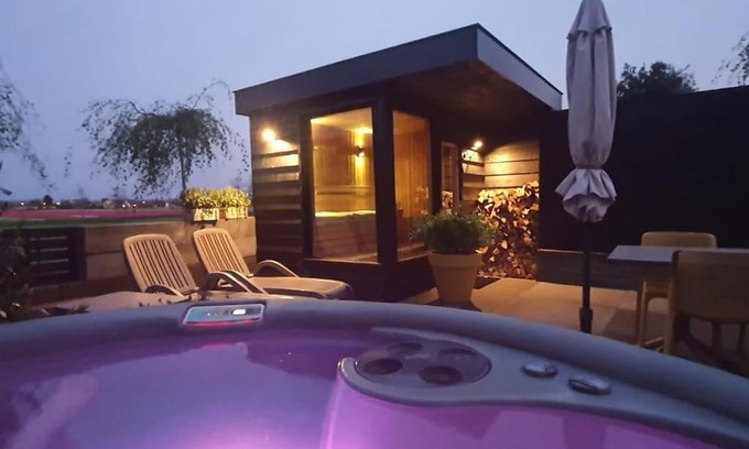 Ruigenhoek Maison | Wellness Lodge Ruigenhoek 13A - Sauna, Jacuzzi !