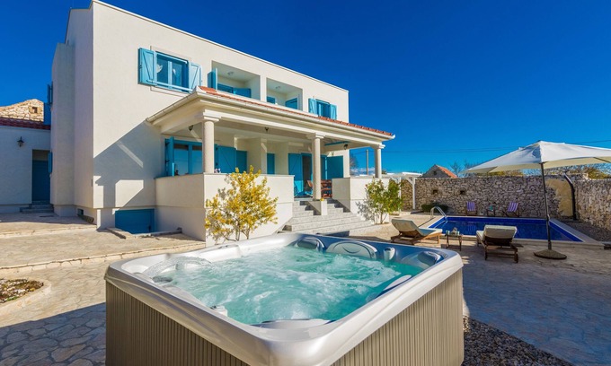 Poljica Villa | Bien-être et spa Villa Spirini Dvori - piscine saisonnière chauffée, sauna, bain à remous
