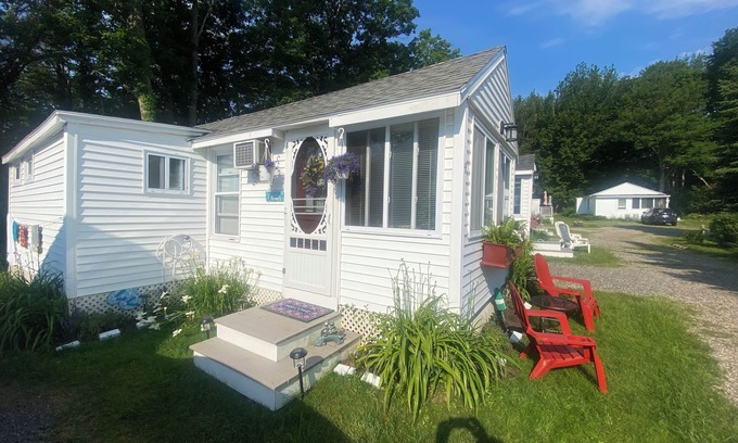 Ogunquit - Wells Cabine | Wells cabin Ogunquit line close to all Avail dates start in May