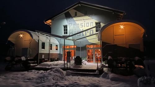 Muldenhammer Hôtel | Weltraumbahnhof Rautenkranz - Steampunk Hotel