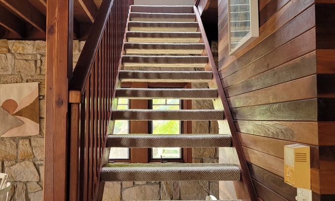 Berowra Waters Maison | Hazletts Hideaway - beautiful luxury 3 bedroom house - right on the water!