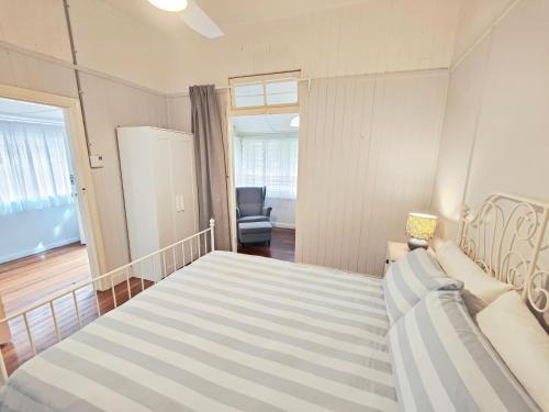 Wynnum Appartement | West Avenue Hideaway in Wynnum - 1 Bed and 1 Bath