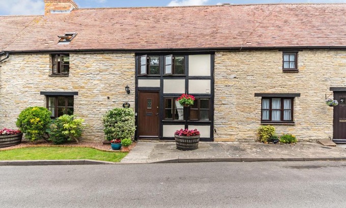 Pitchcombe Maison | West End Barn