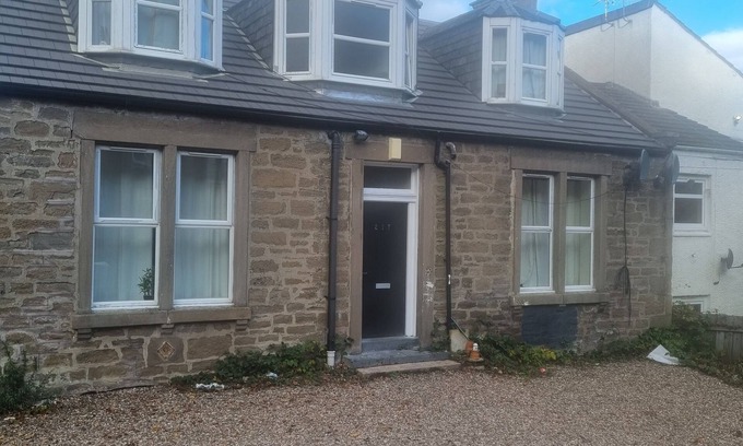Glenisla Maison | WEST END DREAM