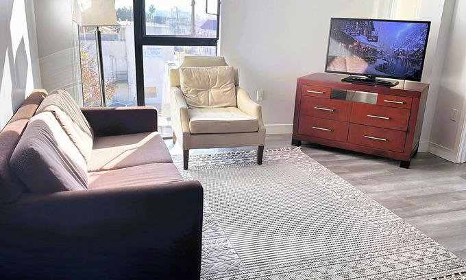 La Brea Hôtel | West Hollywood 2BR Exclusive Residence Complimentary AC, WiFi & Parking