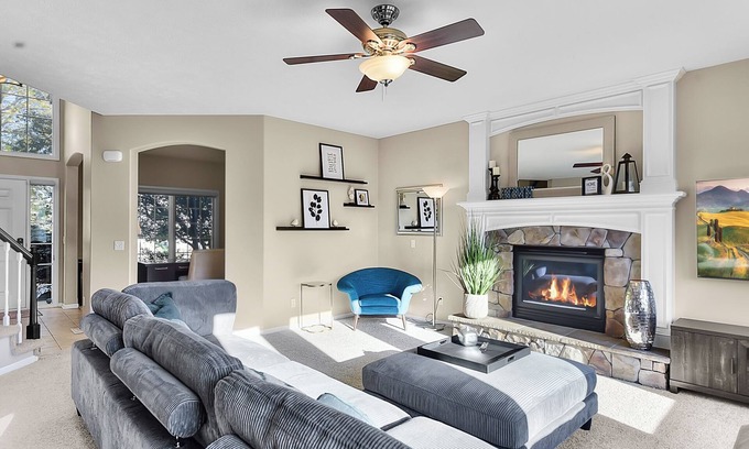 Omaha Maison | West Omaha Escape: Hot Tub, Fire Pit, Game Room