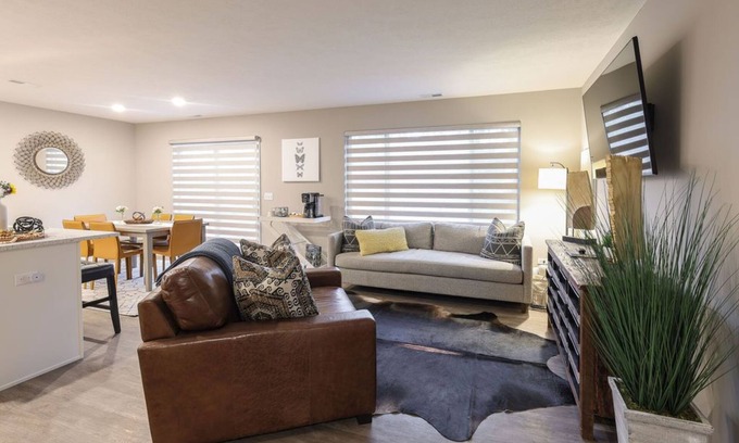 West Omaha Maison | West Omaha Getaway, blocks from Village Pointe Plaza