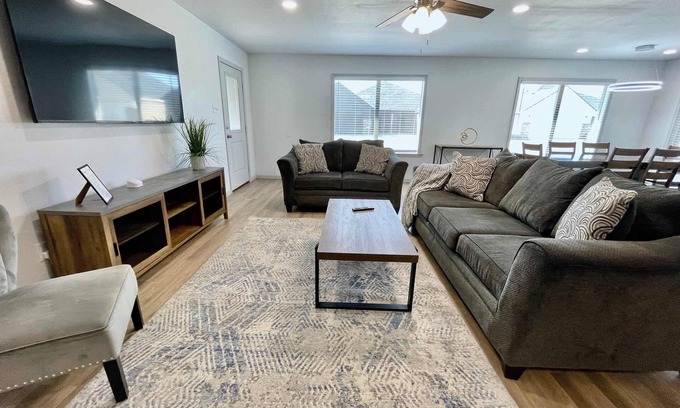North by Northwest Maison | West Texas Retreat - 3BR 2BA - New Construction
