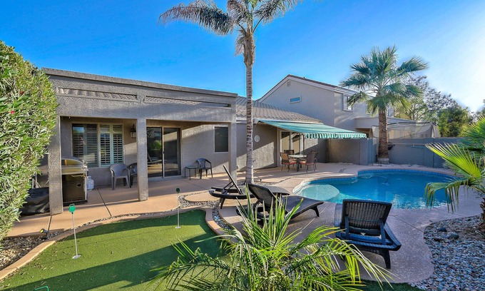 Estrella Park Maison | West Valley Delight! 4 chambres, zone Avondale w / Pool, Putting Green, près de 1-10