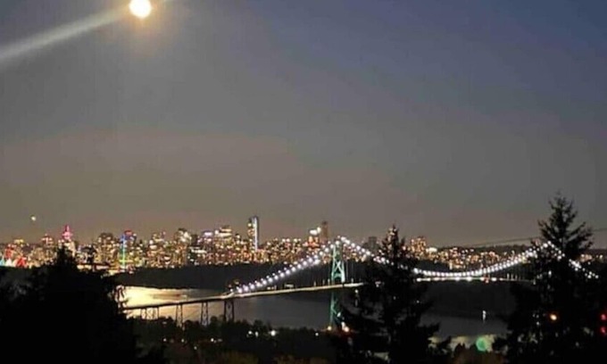 West Vancouver Appartement | West Van Bridge View & Sea View Room Clean & Cozy 3-Bedrooms Private Acces