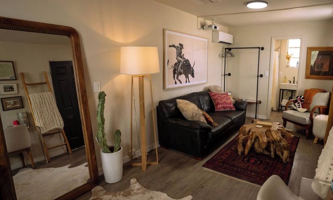Barrio Historico Maison | Western Nook – Second-Floor of The Sonora House